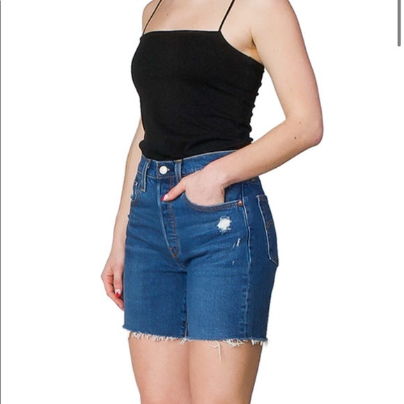 Levi's Pants - Levi's 501 high Rise Mid Thigh Shorts 🎀